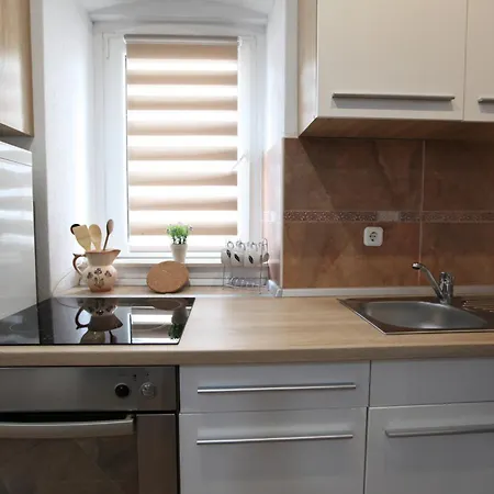 Appartement In A Stone Building By The Adriatic Sea *